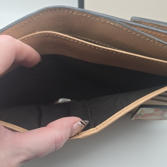 Gucci Elegant Bloom Pink Floral Women's Bi-fold Wallet (EUC)(BOX)(COA)✨️💖✨️ - Picture 12 of 16